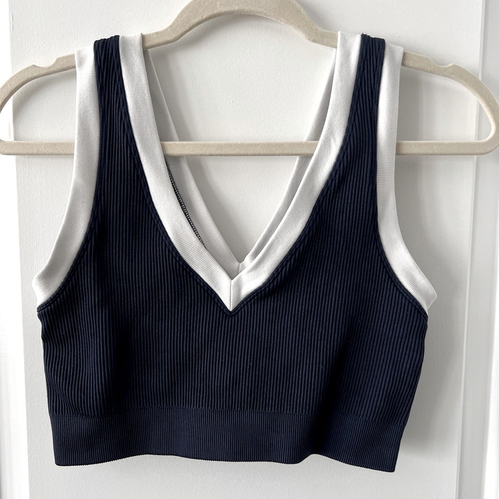 OFFLINE By Aerie Plunge Ribbed Sports Bra | Navy/White | Size Medium